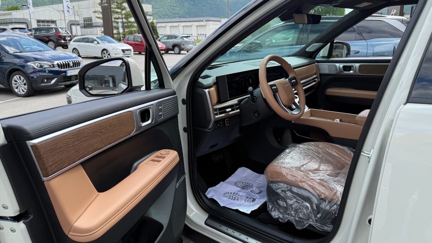 Hyundai SANTA FE