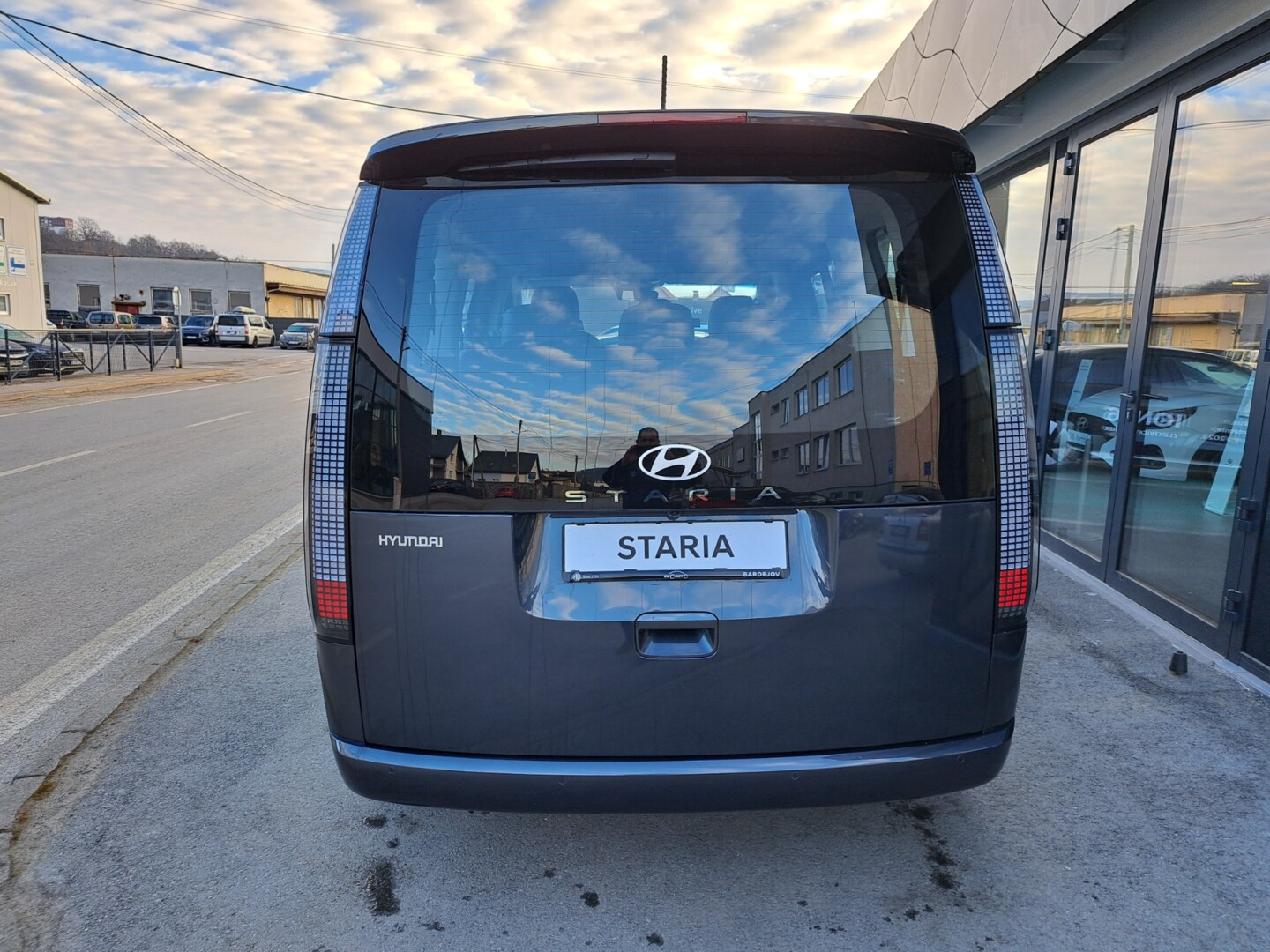 Hyundai STARIA