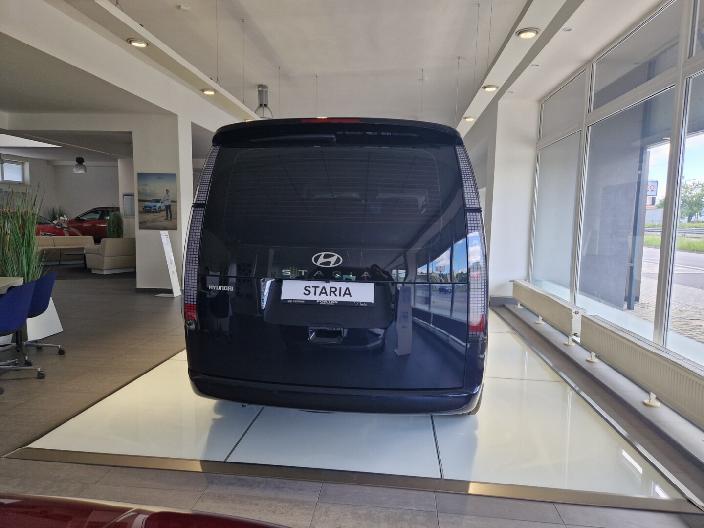 Hyundai STARIA