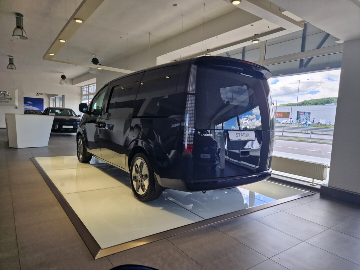 Hyundai STARIA